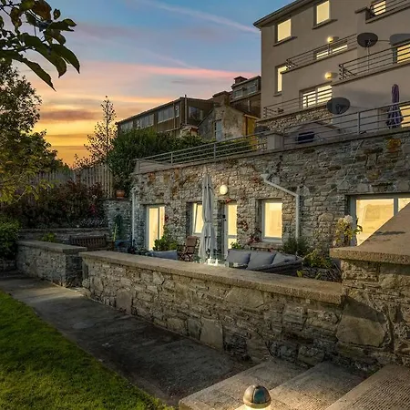 Seaview - Spectacular Apartment, Connemara * Clifden